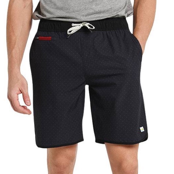 Vuori Other - Vuori Mens 7” Banks Shorts size XL in Black Microdot